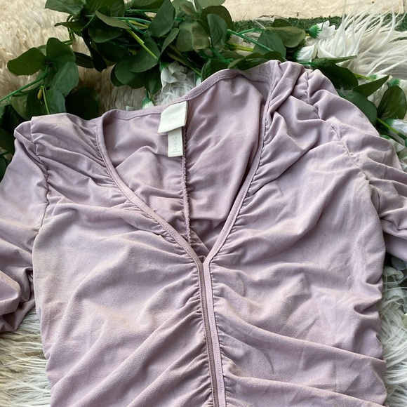 V Neck H&M Ruched full sleeves top - Picture 4 of 10